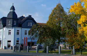 Das Wohn- und Geschäftshaus der Firma Domschke Straßenbau und Tiefbau in Oderwitz